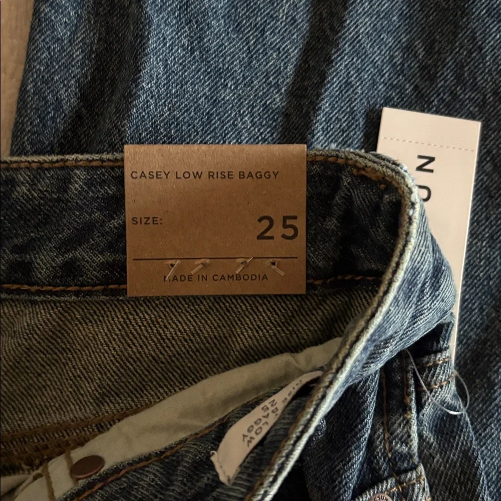 NWT Casey Low Rise Dark Wash Baggy Jeans - Picture 2 of 4